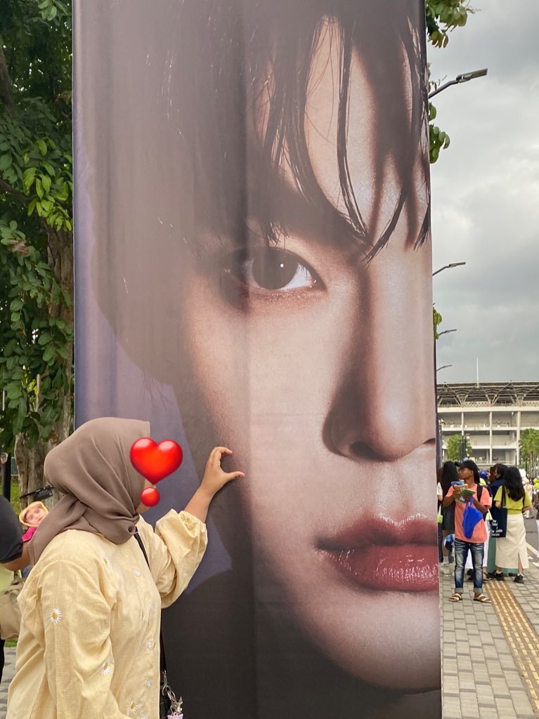 soarvxsky's tweet photo. Doyoung, I’m sorry I couldn’t see you tonight. Hoping to meet you in another chance. There are a lot of Doppus who will cheering for you out loud &amp; I’ll cheering for you from home.
Love you and good luck 💕

#도블도블 #도영 
#DoppusforDoyoung
#DearYouProject
#THEUNITYINJAKARTA https://t.co/bIer9RcM49