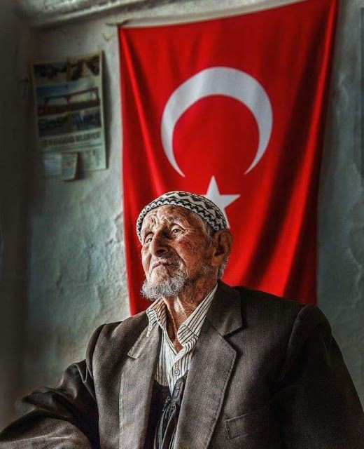 Yediden yetmişe bir sevdadır bu vatan.