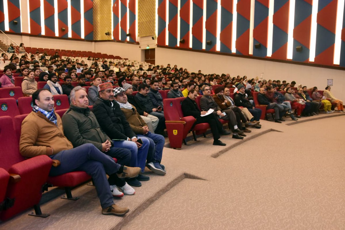 Prof. B.N. Tripathi, Hon’ble Vice Chancellor, SKUAST-Jammu sensitizes P.G & Ph.D. scholars for developing start up ecosystem of young minds through innovative ideas##