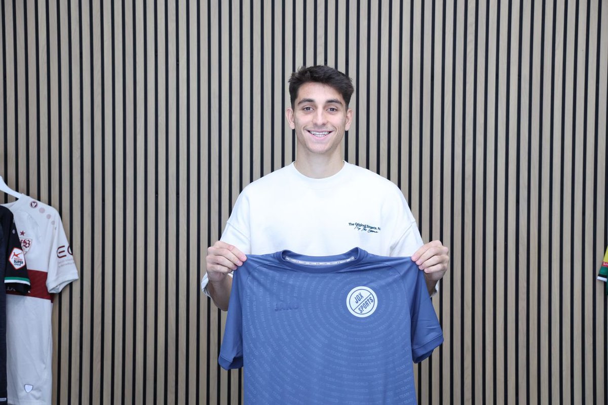 JOX_media's tweet photo. Ahí van algunas imágenes de la visita de @ramonterrats_ en nuestro estudio.

Junto a él, repasamos sus inicios dentro de este deporte y comentamos su trayectoria aprendiendo como lo ha hecho para ser el futbolista y la persona que es en la actualidad. 

https://t.co/KCoLoQwyZA https://t.co/YMCfHA1tYV