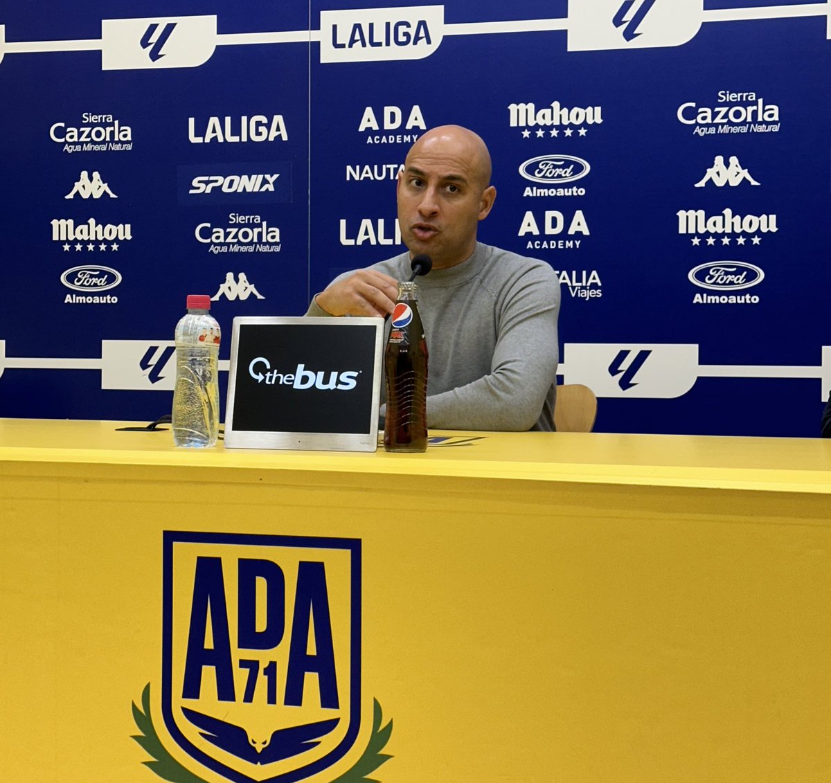 🟡 Nafti, entrenador del <a href="/AD_Alcorcon/">A.D. Alcorcón</a>, después de empatar a 0 contra el <a href="/CDMirandes/">Club Deportivo Mirandés</a> 

🤩 “Los chicos se dejan el alma. Voy al fin del mundo con esta actitud. Ningún reproche”

🤔 Sobre el gol anulado al Alcorcón: "Nos dicen que nuestro jugador hace pantalla… Llevan razón”