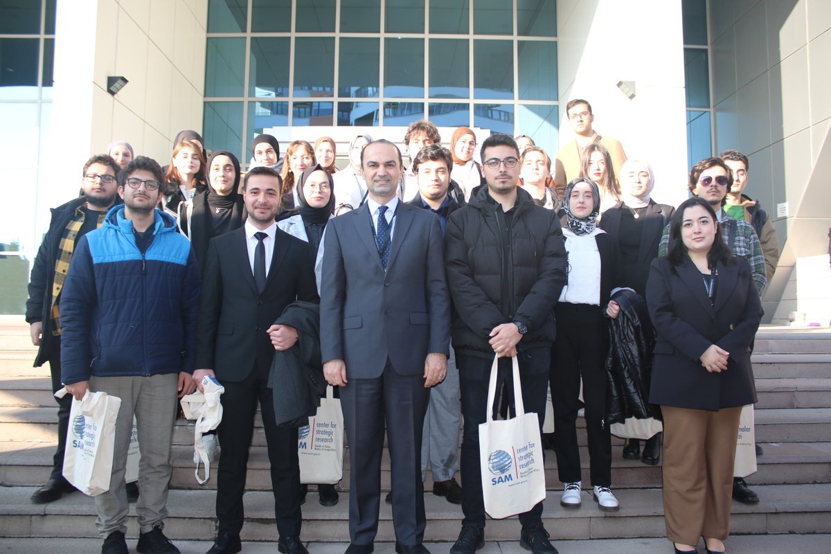 asbu_uidat's tweet photo. 11 Ocak Perşembe günü Uluslararası İlişkiler ve Diplomasi Araştırmaları Topluluğu olarak Dışişleri Bakanlığı Stratejik Araştırmalar Merkezi'ni (SAM) Dışişleri Bakanlığı Arşiv binasında ziyaret ettik. https://t.co/UmaVs1EPmD