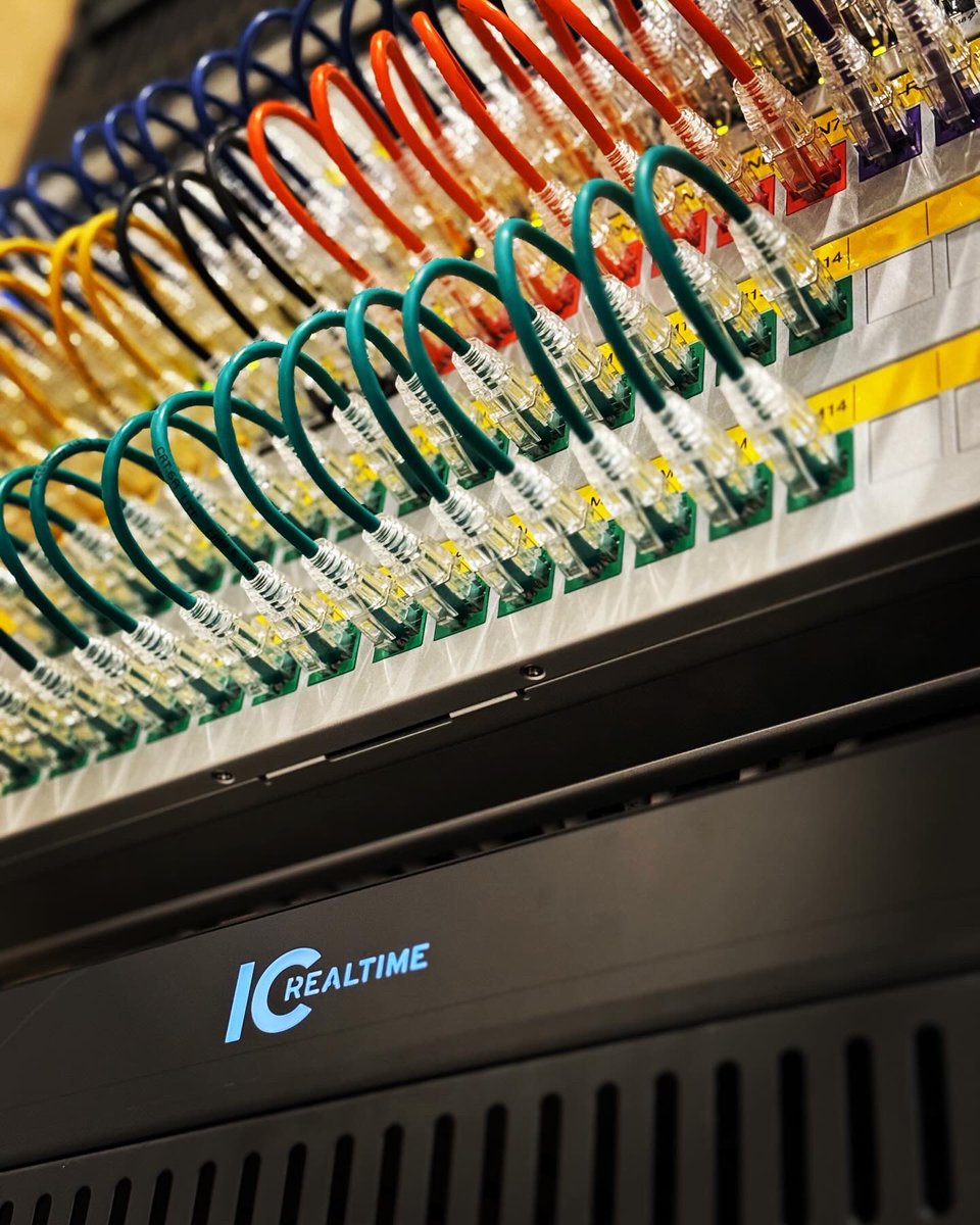 GbitTech's tweet image. @Ubiquiti UniFi Network upgrade -
UDM SE
USW Pro 48 PoE
Brush / Patch Panels

Rack with a view 🌅

#ubiquiti 
#unifinetwork 
#networkrack