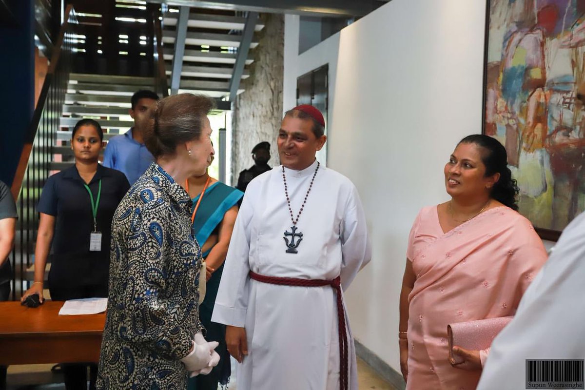 Her Royal Highness Princess Ann at the Bishops House, Cathedral Precincts, down Baudhaloka Mawatha today with Bishop of Colombo Rt Rev Dushantha Rodrigo &amp; Shehara Fernando Rodrigo <a href="/RoyalFamily/">The Royal Family</a> <a href="/UKinSriLanka/">UK in Sri Lanka 🇬🇧🇱🇰</a> <a href="/AndrewPtkFCDO/">Andrew Patrick</a> <a href="/dioceseofcmb/">Diocese of Colombo</a>