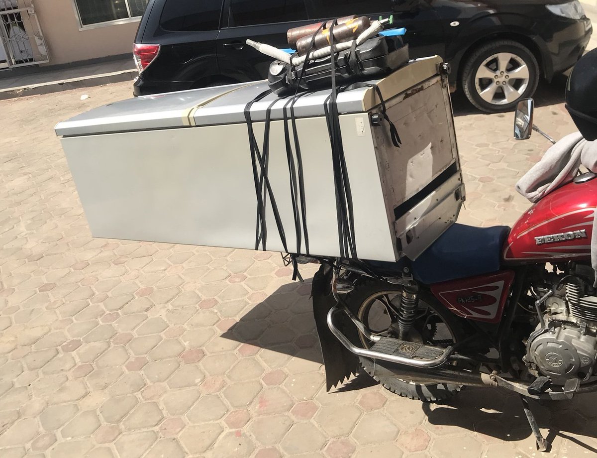 ChitandaP_'s tweet image. Bodaboda ananambia hata ile TV yangu ingekaa,tatizo  ni ubishi wangu tu.