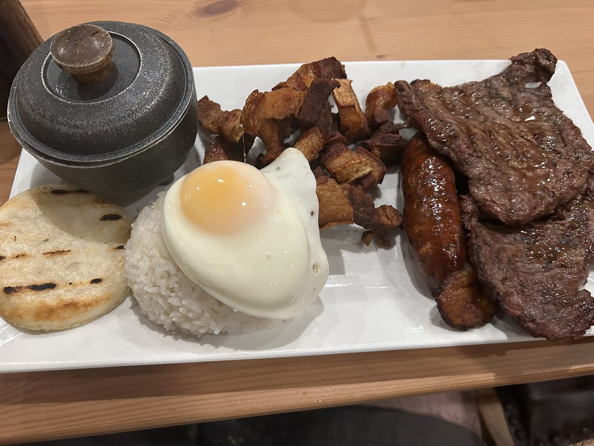 #COLOMBIAN #food #colombianfood #bandejapaisa I don’t know as I get older if food is just getting more or I cant eat like I use to. Order lunched at my fav Colombian restaurant and got this bandeja paisa . Not bad for 14 dollars.