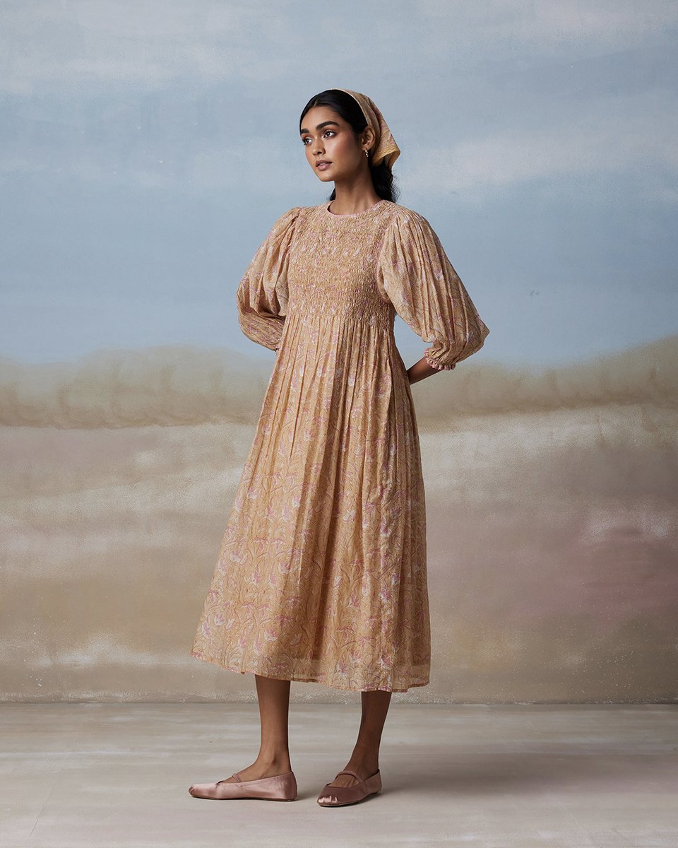 BunaStudio's tweet image. The simplicity of intricate details with Altamira Smock Dress, a harbinger of comfort and ease.

bunastudio.com/products/altam…

#Buna #BunaStudio #lightnessofbeing #floraldress #falldress #blockprinted