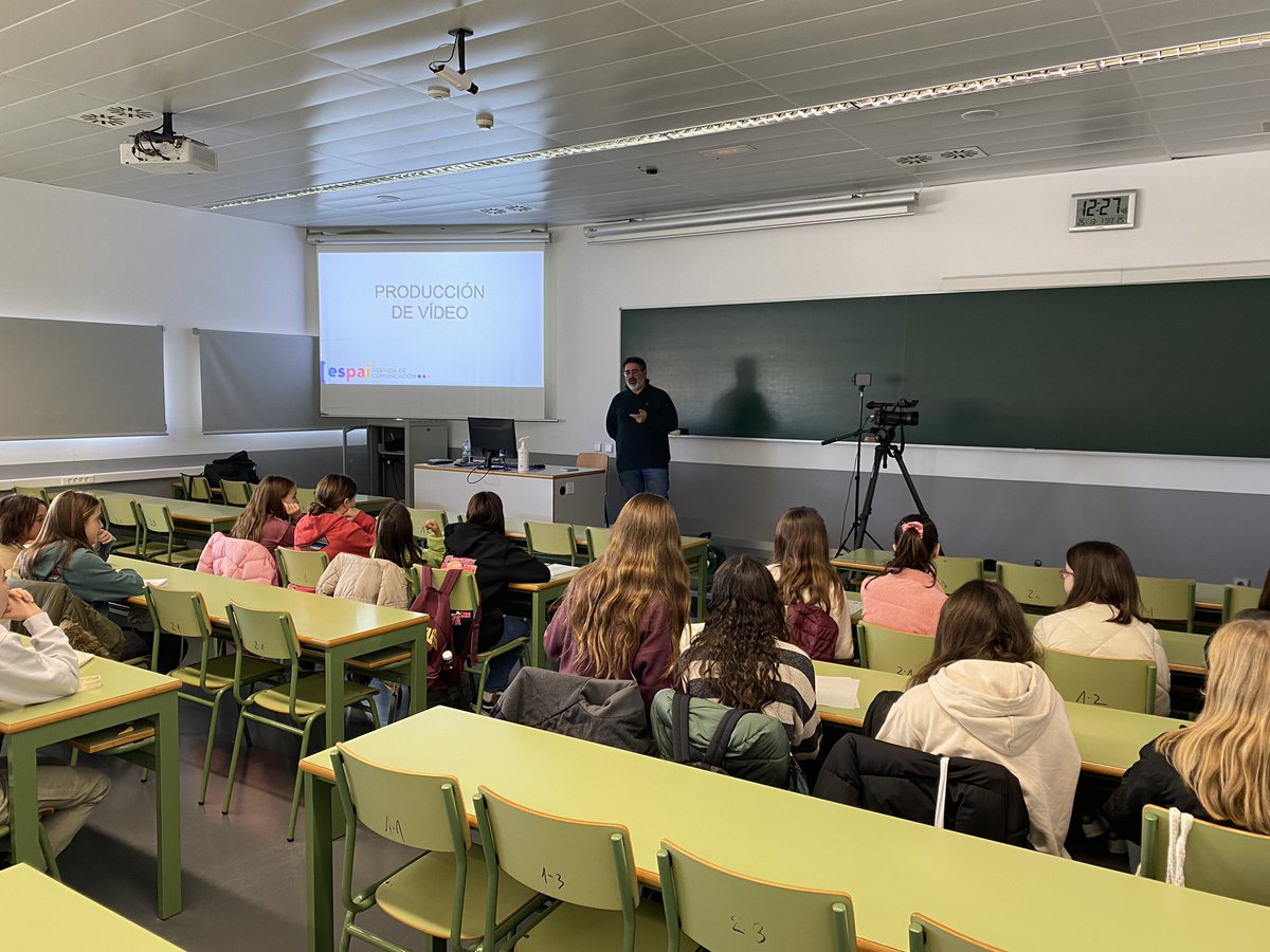 Robert Giret (@robertgiret) on Twitter photo Second session this morning: Video creation. Thanks <a href="/AgenciaEspai/">Agencia Espai</a> ! <a href="/C_Mas_Camarena/">Complejo Educativo Mas Camarena</a> #TechnovationGirls <a href="/UPV/">Universitat Politècnica de València</a> Second session this morning: Video creation. Thanks <a href="/AgenciaEspai/">Agencia Espai</a> ! <a href="/C_Mas_Camarena/">Complejo Educativo Mas Camarena</a> #TechnovationGirls <a href="/UPV/">Universitat Politècnica de València</a>