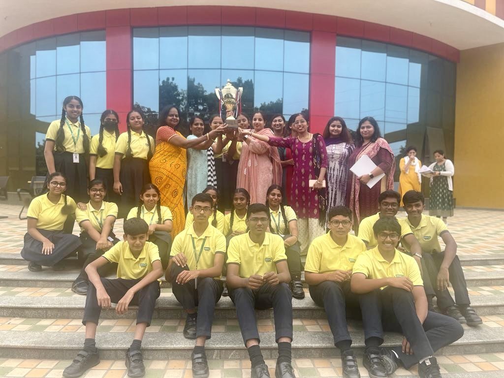 GDIS987's tweet photo. Co-curricular activities happen outside the classroom but complement and supplement the curriculum in the classroom. Student winners of the various competitions were rewarded and recognized individually for their achievements in a prize distribution ceremony. https://t.co/jGFk7LqbLZ