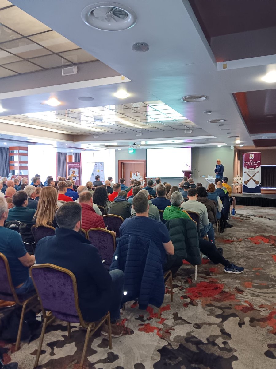 Cora Staunton speaking on Transitioning from playing to coaching and Coaching Different learners at our @GalwayCamogie96 @GalwayLgfa & @Galway_GAA Coaching Seminar in the Clayton Hotel this morning. #GAA