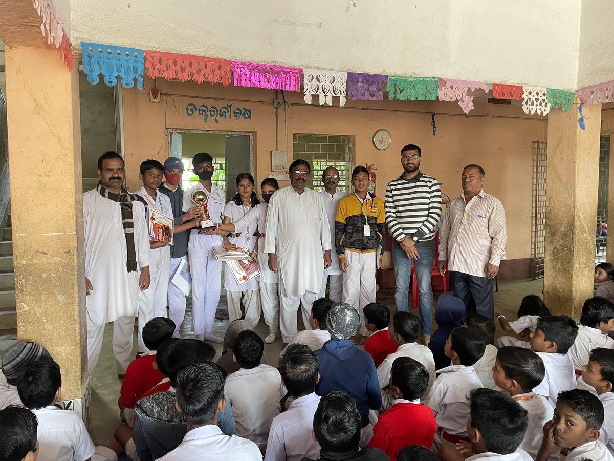AskLipun's tweet photo. Visited 2 govt schools and Saraswati Sishu Vidya Mandir today to distribute prizes to students who missed yesterday's event. The remarkable response at RSS-driven SSVM underscores the Sanskar of Sangha, highlighting the influence of values in education. #RSSImpact https://t.co/nLQg32vlQM