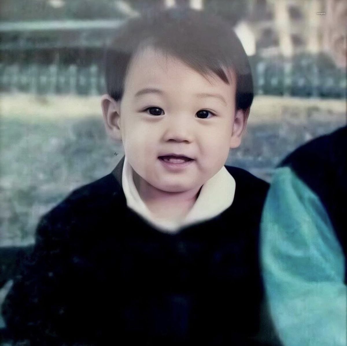 สอบถามค่ะ อันนี้ใช่รูปจองกุกจริงๆไหม น่ารักมากอะ 😭😭😭😭 ถ้ารูปไหนเอไอบอกที