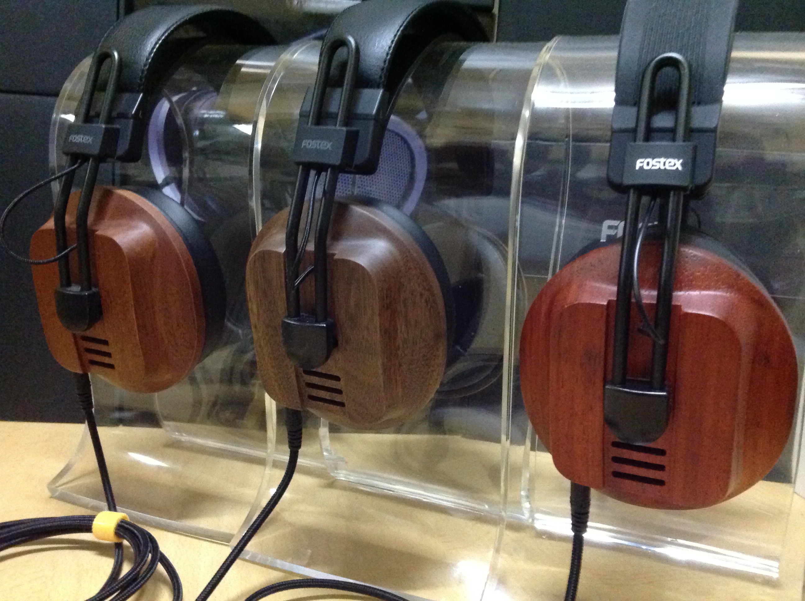 FOSTEX T60RP(WN) 純正バランスケーブルセット 限定モデル フォステクスが、特別仕様のヘッドホン「T60RP（WN）」を