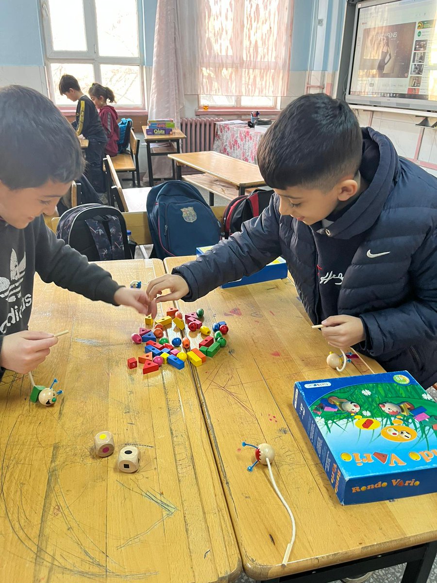 Kurumumuz bünyesinde Fevzi Çakmak İlkokulunda açılan Zeka Oyunları kursumuz.
Usta öğreticimiz Sinem KAŞÇI.

<a href="/hemsilvan/">Silvan Halk Eğitimi Merkezi</a>
@silvanfevzicakm
silvanhem.meb.k12.tr