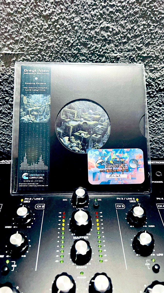 fnorzz's tweet photo. A big thanks to @UnderwaterComp1 for this unexpected surprise. Love what you are doing 🌊🌊 https://t.co/AET2pOlsb0