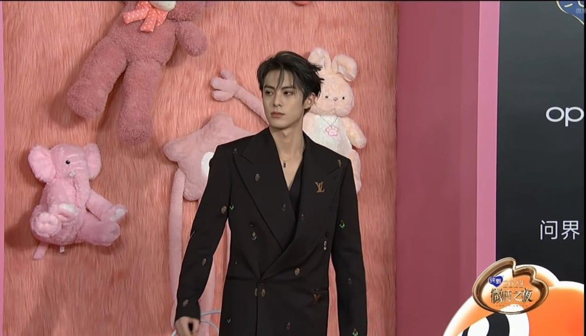 KWintwah's tweet photo. Wang Hedi is real 🤣🖤

#DylanWangxWeiboNight2023
#dylanwangmm #DylanWangMyanmar
#DylanWang #WangHeDi #王鹤棣 #ဝမ်ဟယ့်တိ https://t.co/1XT73gT5nS