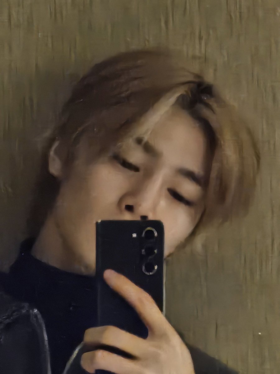 🍞 - 🌱
[130124] 9:14-9:15 PM KST

I should quickly get ready to wash upㅎㅎㅎ

*PICTURES

Y/n bread bai ㅎㅎㅎ