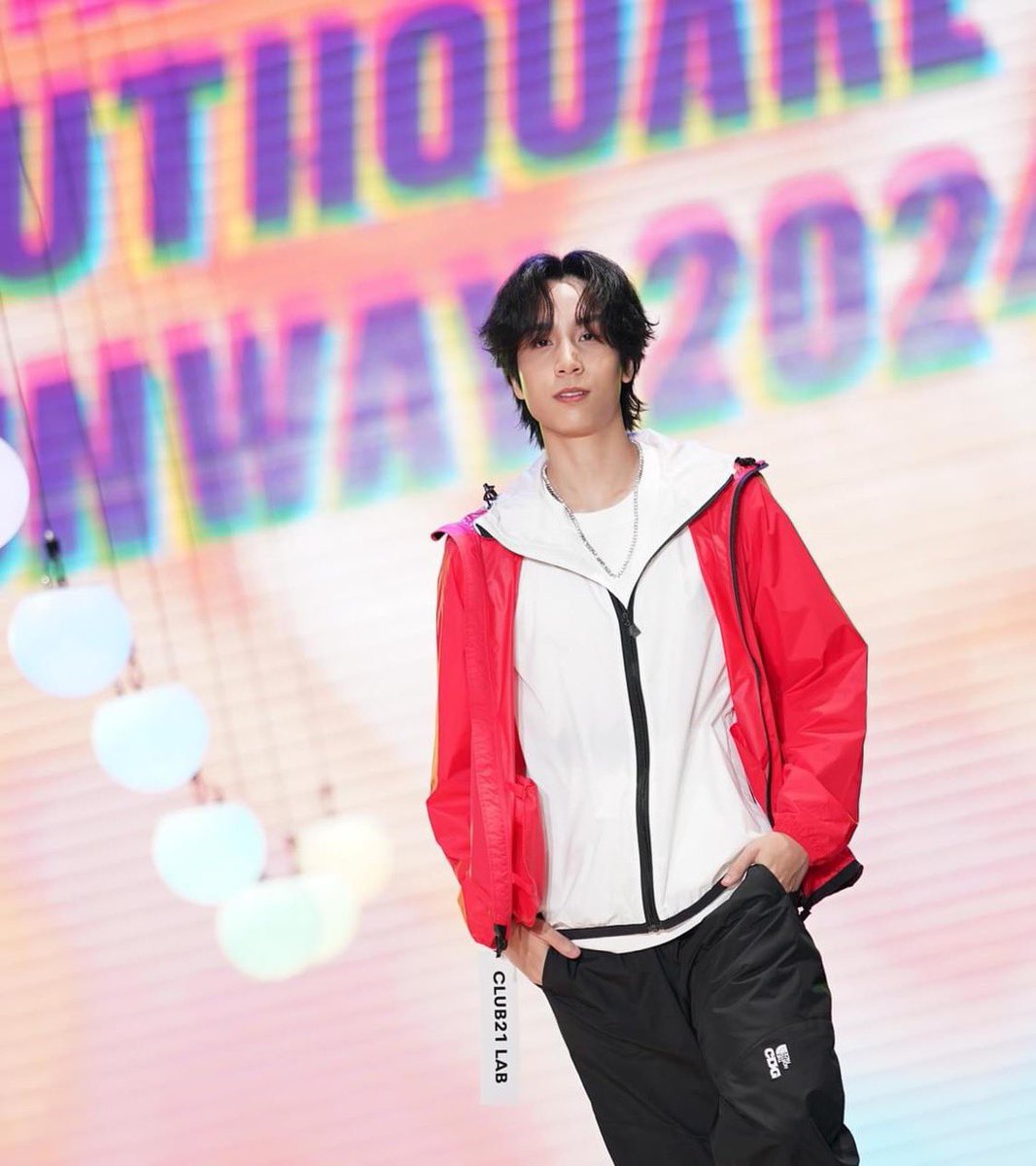 theemsphere's tweet photo. โชว์สุดท้าย! ที่มาสร้างมิติของโลกแฟชั่นให้ SHAKE IT UP! นำโดย 789trainee @sonraymusic
#EMKIDSFUNIVAL #EMFASHIONICON #EMPORIUM #EMQUARTIER #EMSPHERE #EMDISTRICT #EMJOY #EMFASHIONICONX789 https://t.co/pWCJw0avlz