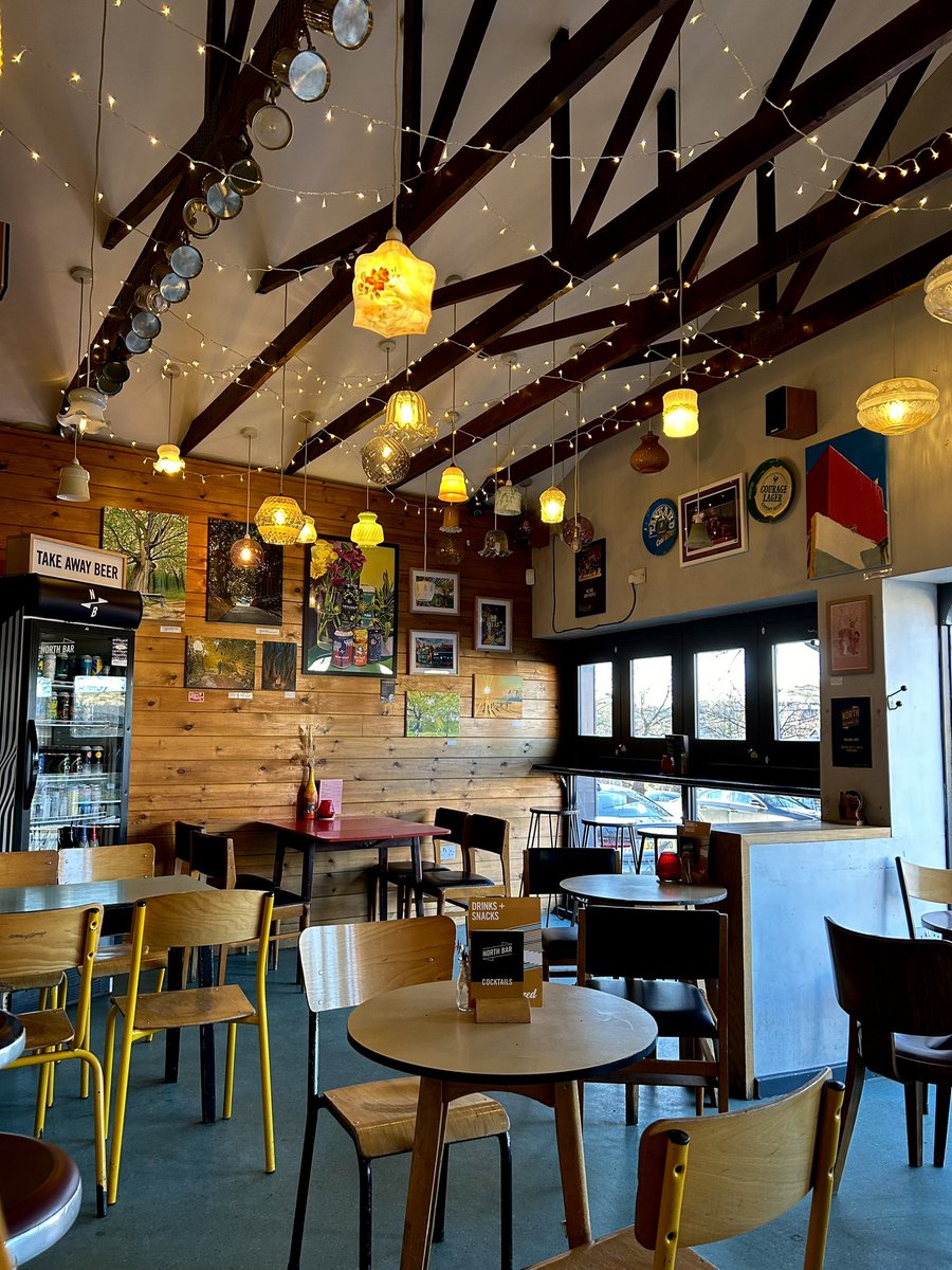 Head on out of the brisk afternoon breeze, pop yourself at the bar and get cosy with a North beer here at Alfred 😉🍻 

We have a wonderful range of alcohol free options too!! 

Open 12-12 

#leeds #north #northbrewing #alfred #alfredbar #meanwood #pub #cosy