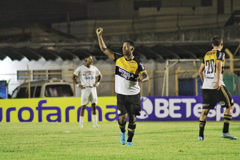 PolidoroJunior's tweet image. Domingo 

Criciúma na Terceira Fase da Copinha São Paulo de Futebol Jr vai encarar o Ituano/SP no domingo (14), às 16h30min, com transmissão pelo SporTV. 

Joinville, Chapecoense e Figueirense já se despediram da competição. 

Foto: Fernando Zanderin/CEC 

#Copinha2024