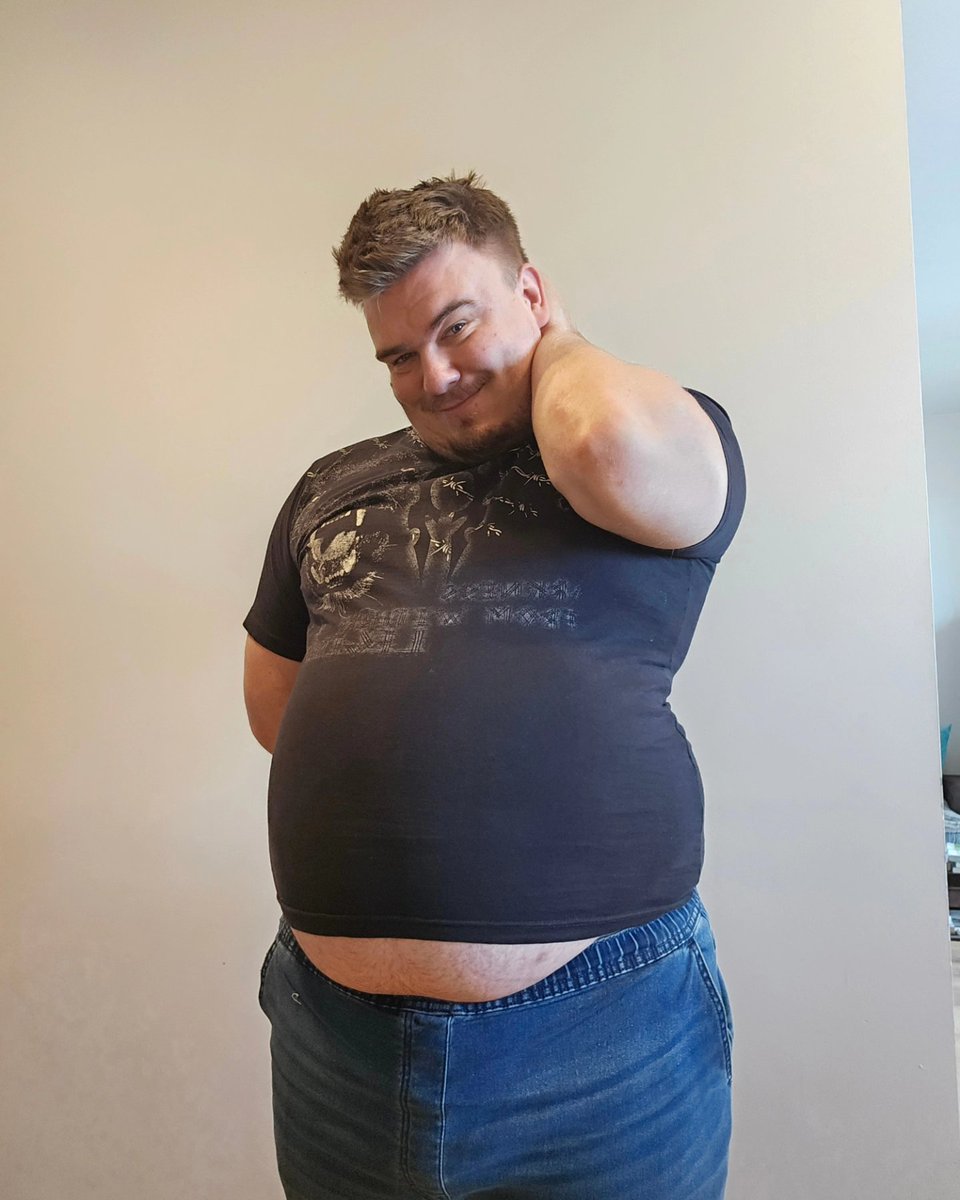 Feedee_Athlete's tweet photo. I love t-shirts with big cats, it's one of my favourites and still fits great π₯°π»
#bhm #fatgainer #musclegainer #bear #gainer #feederism #fatjock https://t.co/cMMBN5KUZs