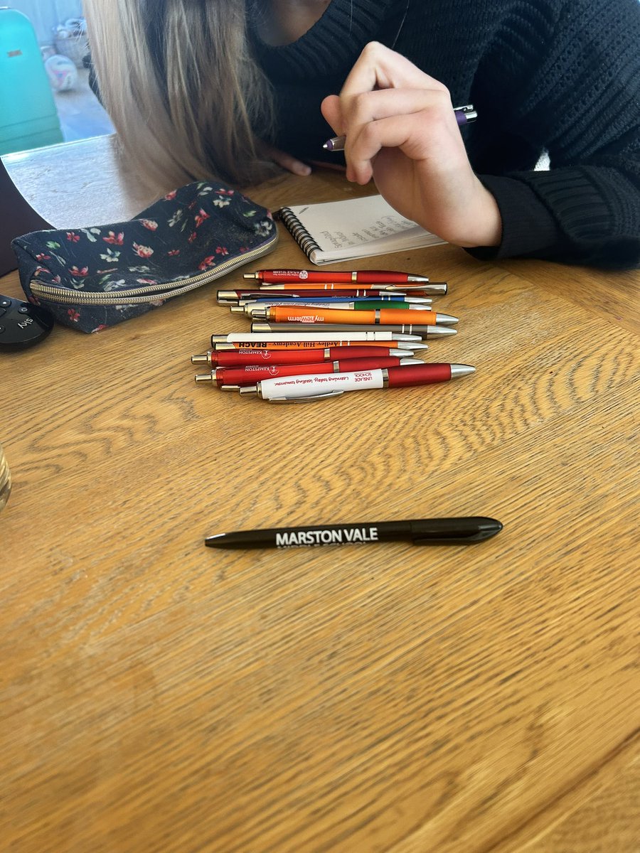 lauraHRCLT's tweet image. A lovely morning @ChilternA for the @ChilternLT recruitment fair. Freya came along to volunteer and managed to come home with 34 sweets and 12 school pens. After a thorough selection process @MVM_school was the winner!