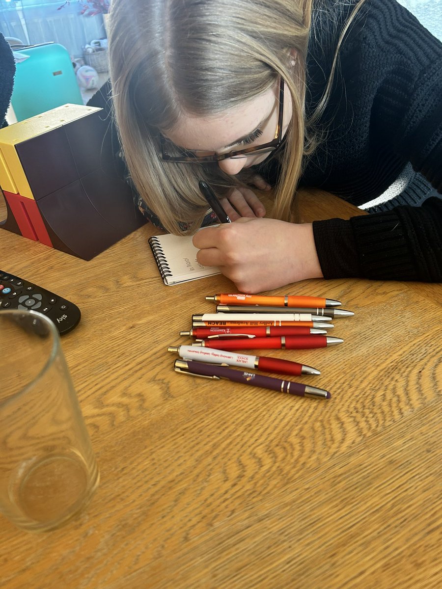 lauraHRCLT's tweet image. A lovely morning @ChilternA for the @ChilternLT recruitment fair. Freya came along to volunteer and managed to come home with 34 sweets and 12 school pens. After a thorough selection process @MVM_school was the winner!