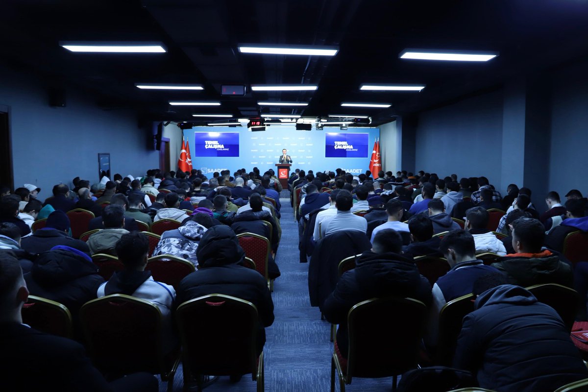 📌 Gençlik Kolları Genel Merkez Eğitimleri

Genel Merkez Gençlik Kolları Organizasyon ve Planlama Başkanımız Fatih POLAT, "Temel Çalışma Esaslarımız" konulu
sunumlarını gerçekleştirdi.