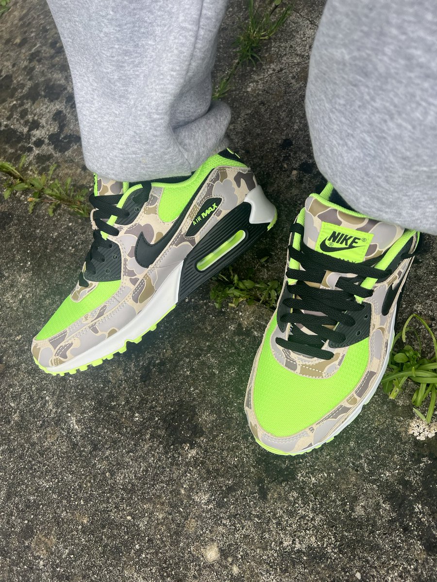 air max 90 green camo on feet