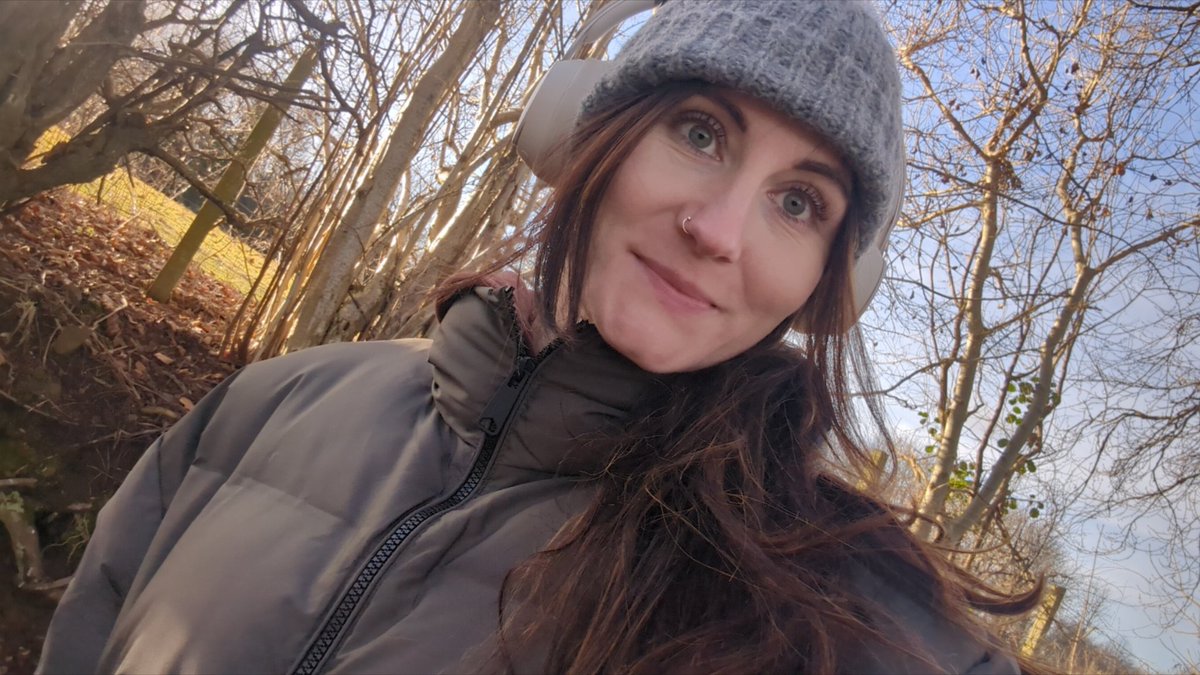 Music, walk, winter sun making the dog walking nicer 🥰