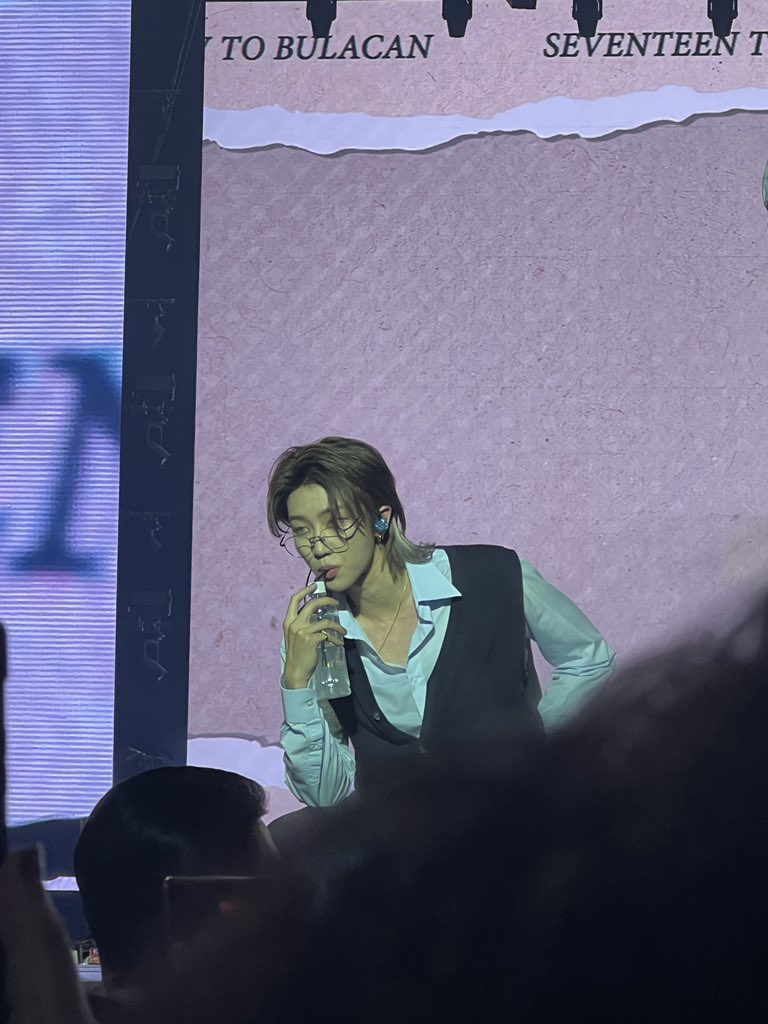 0526concerts's tweet photo. bro looks like he jumped straight out of an anime https://t.co/jQ26Y3yq27