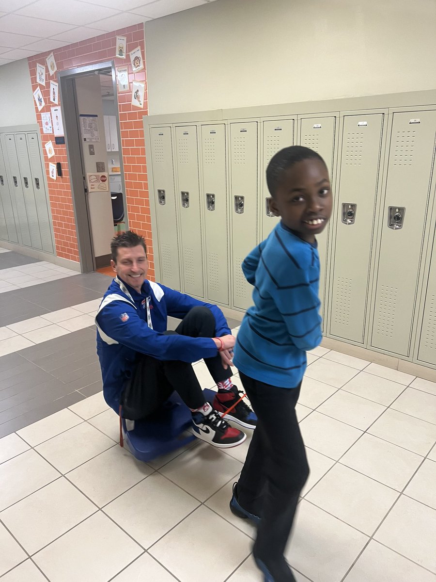 Miss Burzynski tweet media