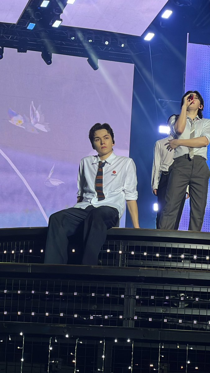 vernon ang pogi pogi mo!!!!! 😭😭😭 #FOLLOW_TO_BULACAN