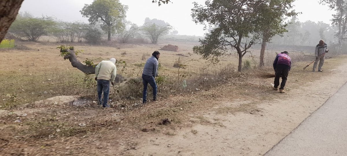 अयोध्या में आयोजित होने वाले रामोत्सव कार्यक्रम व श्रीराम चरणपादुका यात्रा के दृष्टिगत अतिक्रमण हटाने व साफ-सफाई अभियान का दिनाँकः 12.01.2024 को निरीक्षण किया गया.