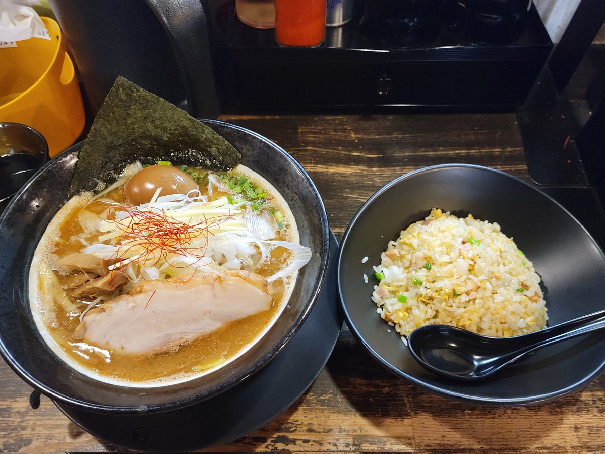 スミスさんのチャーハンは単品大盛りでも食べたい(*´﹃｀*)クオリティです。