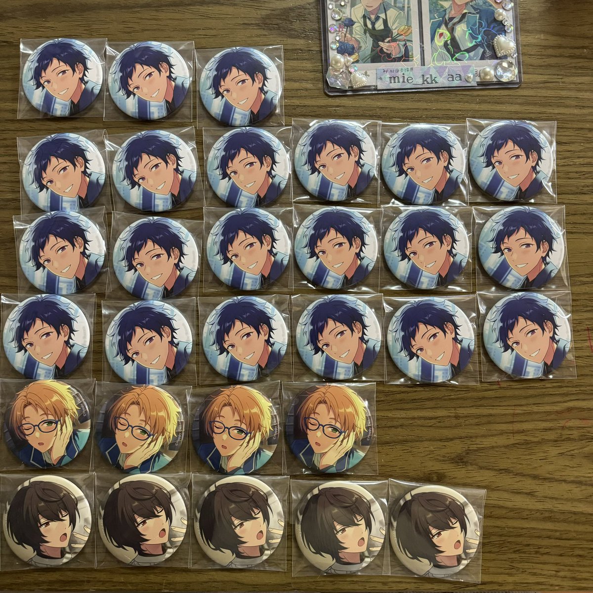 【交換】あんスタ　フィーチャースカウト　缶バッジ　2023 summer casual

譲:
弓弦　真　凛月

求:
アドニス (casualのみ)

全て友人代理となります。
(お取引は当方で完結いたします)
お取引白紙分含めています

1／14池袋手渡し優先 
郵送可能

纏めて交換最優先

お気軽にお声掛けください🙇