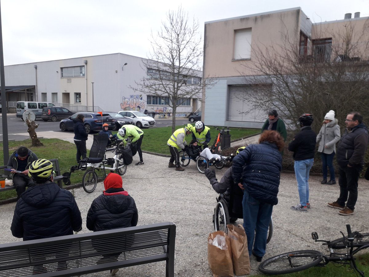OlivierGALET's tweet image. #Segre #inclusion rencontre avec l asso #Capa2 et #Envol formations #Handisport sorties sportives velo couche tandem couché tricycles @AtletaSinFES @Agefiph_  @Maussionpat