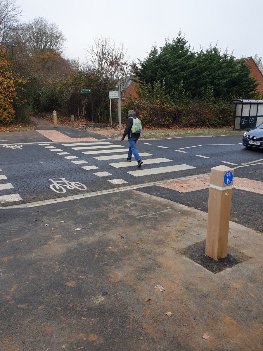 Many thanks to @SouthamptonCC for works on the East of Southampton. Here's the recently installed crossing at the bottom of Townhill Way enabling more use of Cutbush Lane as a quiet route #activetravel #infrastructure