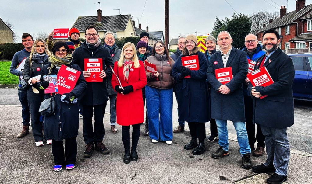 Huge thanks to everyone who joined us on the #labourdoorstep in Emersons Green - inc. @AlexNorrisNN, @ThangamMP & @ClareMoody4PCC.

Local people here can choose a fresh start with @damienegan on Feb 15th, Clare Moody in May + me in Filton & Bradley Stoke at the General Election🌹
