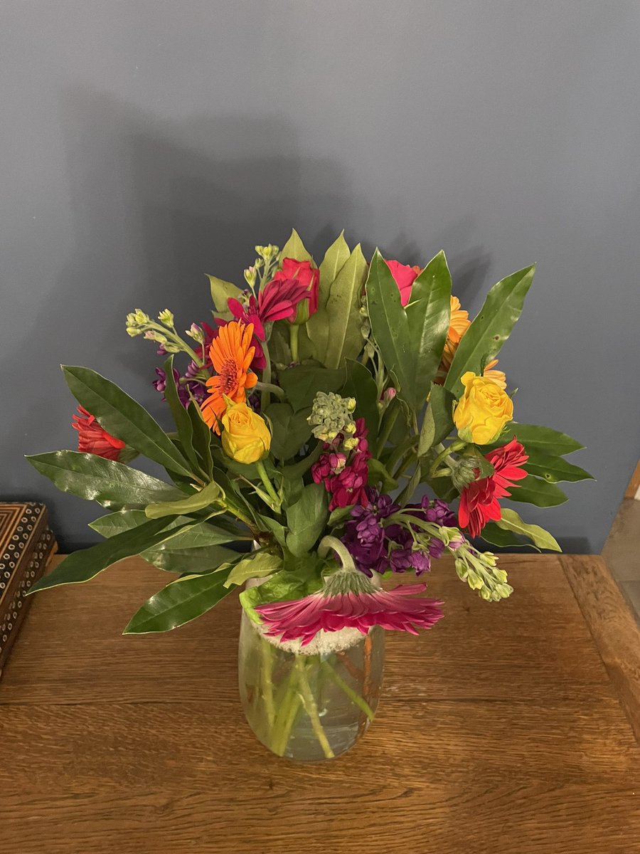 Massive thanks to the lovely ladies on @AUKLRN committee for my flowers. Honour to chair the last 3 years. Have passed onto the amazing @JanetteDunkerl1 who I know will take the group for strength to strength @_kpalmer_ @dolan_evelyn @kinnaird_fiona @CCDAdamson @lorrainehodsdon