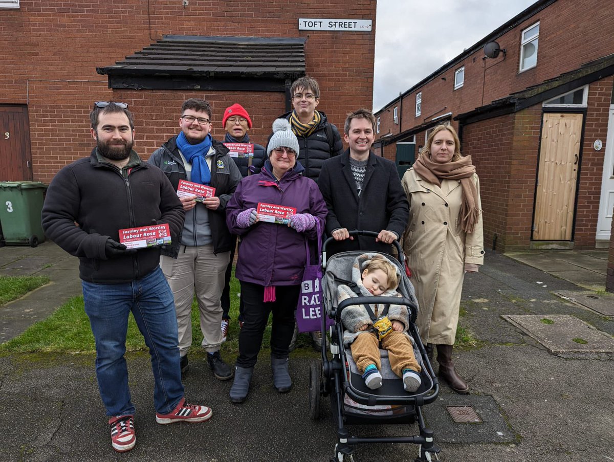 Thanks to all the residents who took the time to speak with our volunteers in Wortley this afternoon. We had some great conversations on the #labourdoorstep and introduced our fantastic local election candidate @katehaigh 🌹