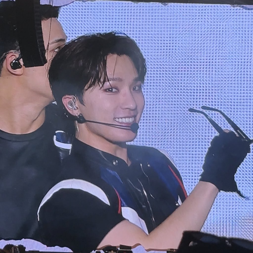 photos that you can hear 😭

#SEVENTEENinBULACAN