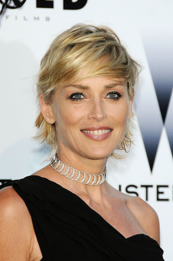 SHARON STONE - Página 11 GDub3ZYWYAAKDuO?format=jpg&name=900x900