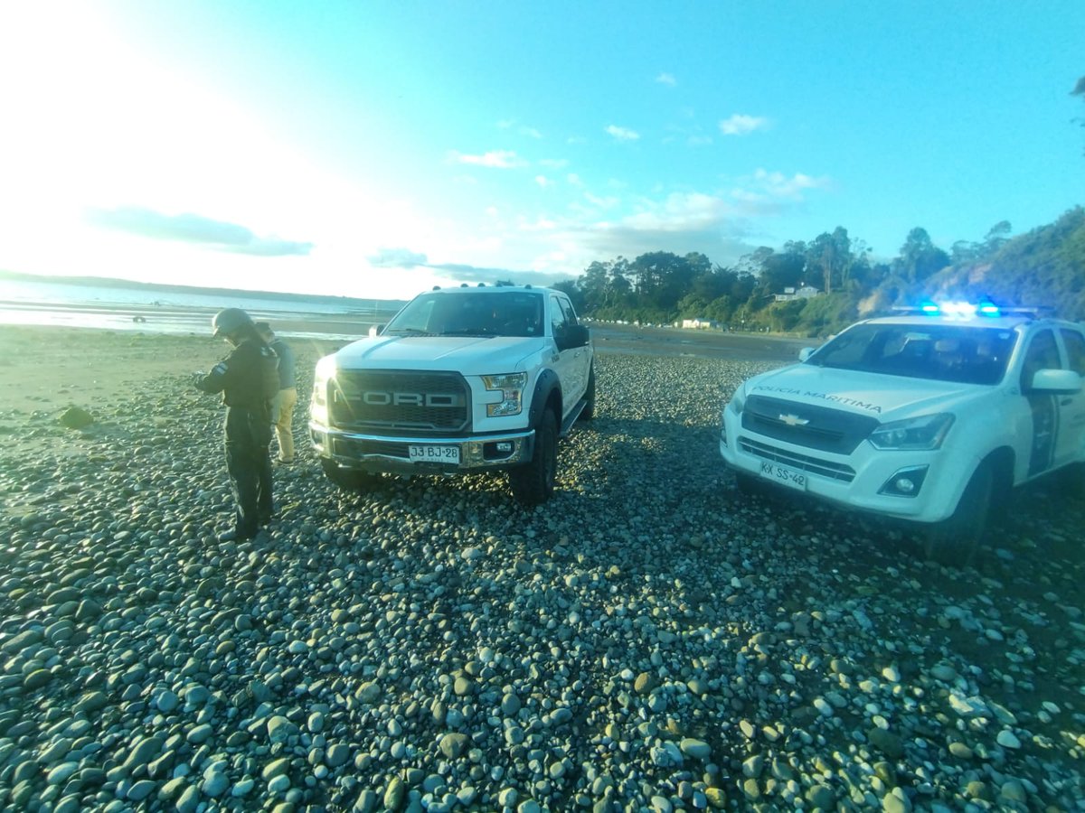 DGTM_Chile's tweet photo. La Capitanía de Puerto de #PuertoMontt realizó un patrullaje en sector de #Pelluco en conjunto con la Delegación Presidencial, Carabineros, la Municipalidad y la Autoridad Sanitaria, cursando citaciones al Jugado de Policía Local por ingerir bebidas alcohólicas en borde costero. https://t.co/GxBqPVDthW