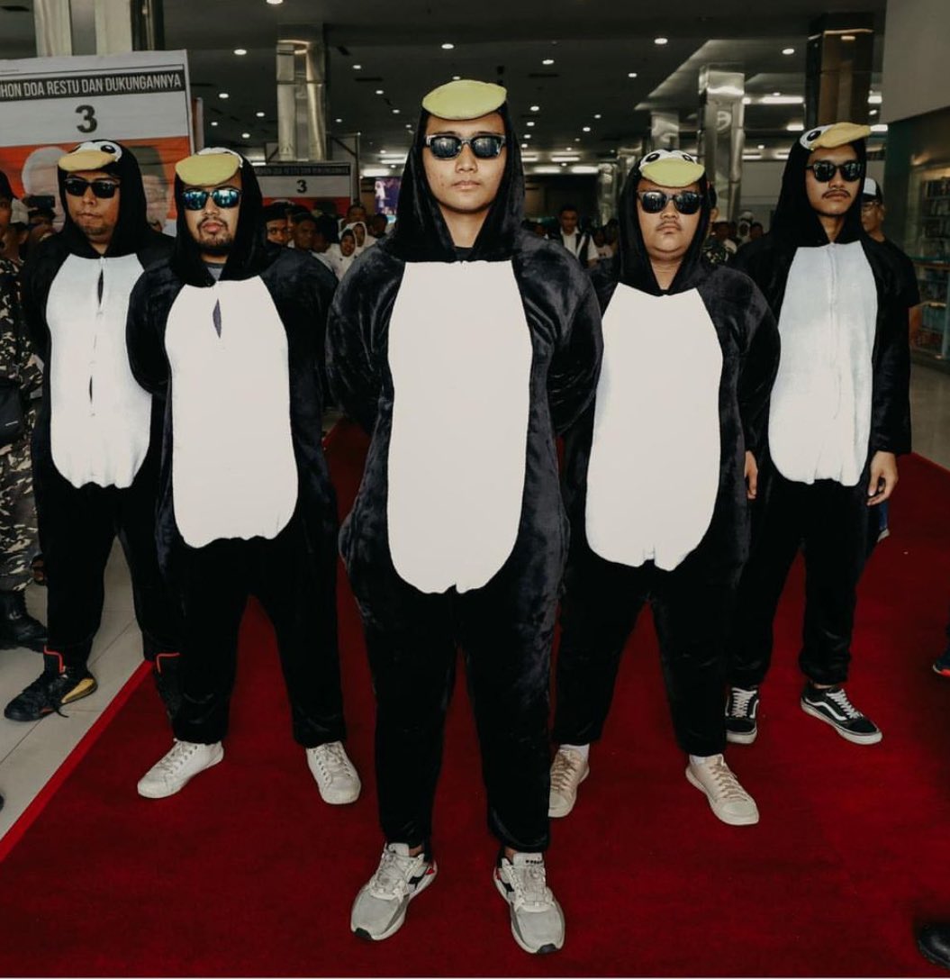 Pasukan penguin Surabaya sudah hadir ke pak ketua 🐧🐧🐧

Sekarang pasukan penguin yang ada di Twitter coba absen ada siapa aja?