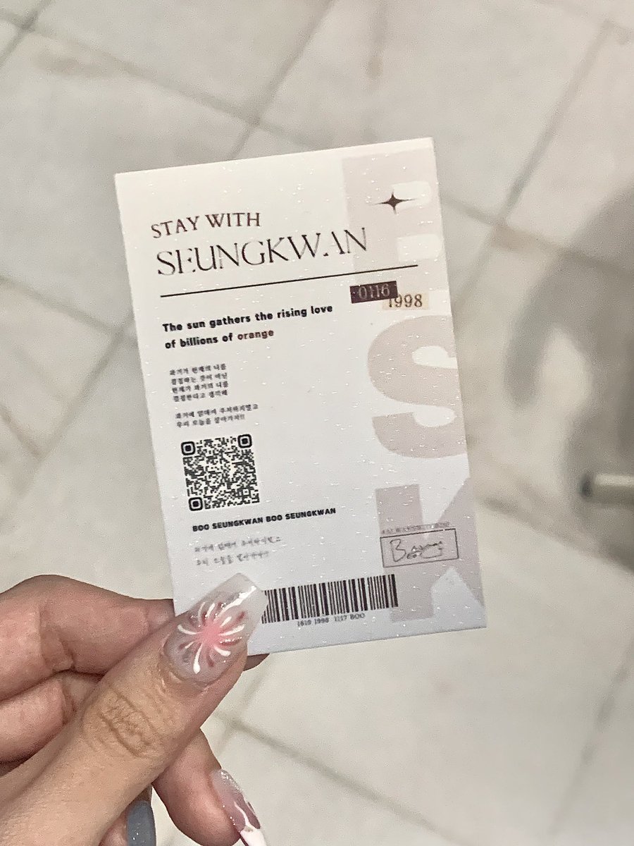 alwayswithBOO_'s tweet photo. Caratder~ 
don't forget to scan the qr behind the photocard🫣

#ALWAYSWITHBOO_ https://t.co/hJIyIjK2zi