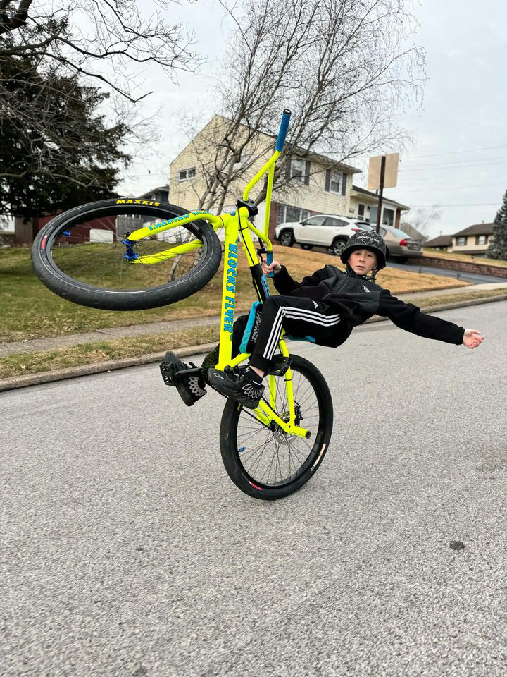 sebikes's tweet photo. Lilman don't stop! And look closely—his Neon Yellow #blocksflyer got the custom treatment for sure! @oneway_lilman  #sebikes #sebikeslife #bikelife #wheelie https://t.co/6zaEStrAJg