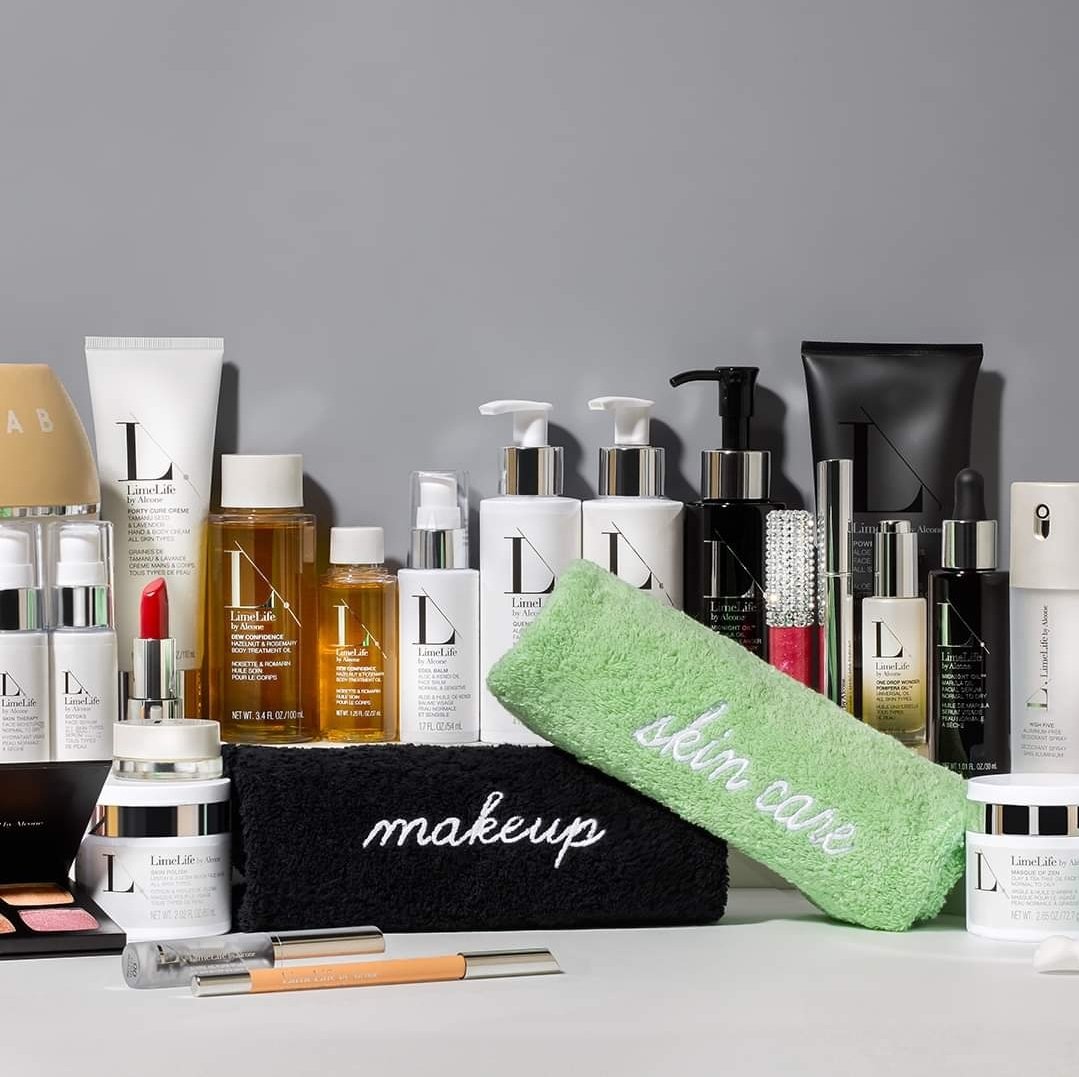 meika1978's tweet image. Now is the time to make a move. You already share about the products you love, why not get paid for it? ✨Join us as a Beauty Guide for just $1 and receive a FREE LimeLife tote bag 🤍 Hit the link in below to join! #LimeLife #BeautyGuide 
limelifebyalcone.com/MelissaCallaha…