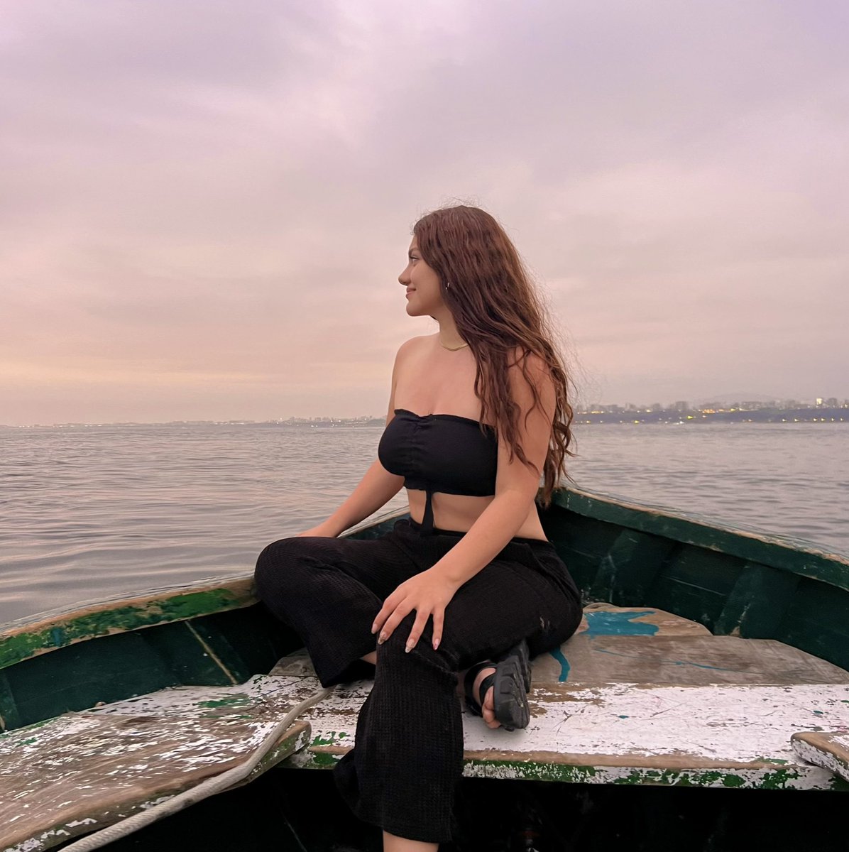 Da igual quien entra o sale de mi vida; pero yo, no me vuelvo a perder jamás ❤️‍🩹