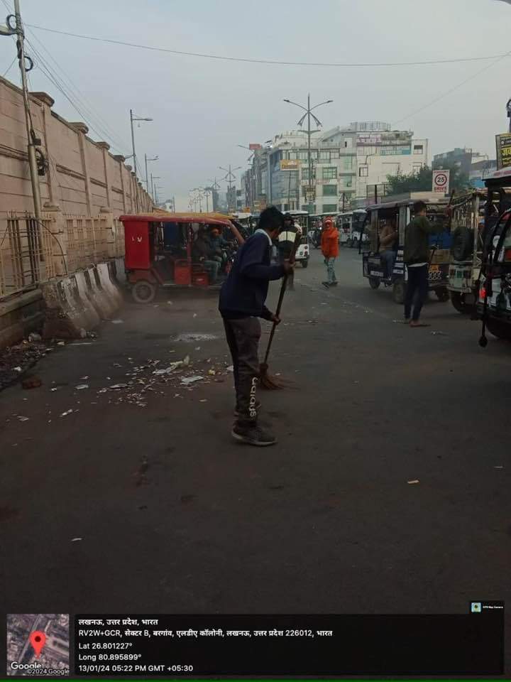 LMC_Lucknow's tweet photo. विभिन्न जिलों से आए लोगों को बेहतर रहने का माहौल उपलब्ध कराने के लिए रेन बसेरा के पास विशेष सफाई की गई l
#dontuseplastic
#coldwave
#pollutionfreelucknow
@aksharmaBharat
@CMOfficeUP
@HardeepSPuri
@MoHUA_India
@NagarVikasUP
@SwachSurvekshan
@SwachhBharatGov
@UPGovt https://t.co/XXZWzlsez7